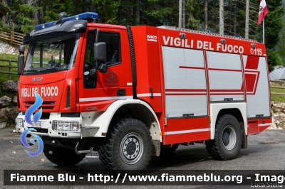 Iveco EuroFire 140E28 4x4 II serie
Vigili del Fuoco
Unione Distrettuale di Primiero
Corpo Volontario di San Martino di Castrozza (TN)
Allestimento Iveco-Magirus
VF 7A9 TN
Parole chiave: Iveco EuroFire_140E28_4x4_IIserie VF7A9TN