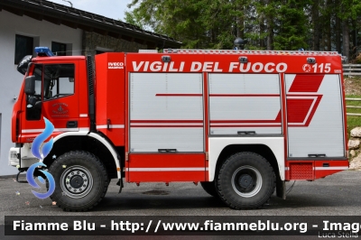 Iveco EuroFire 140E28 4x4 II serie
Vigili del Fuoco
Unione Distrettuale di Primiero
Corpo Volontario di San Martino di Castrozza (TN)
Allestimento Iveco-Magirus
VF 7A9 TN
Parole chiave: Iveco EuroFire_140E28_4x4_IIserie VF7A9TN