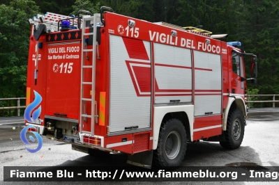 Iveco EuroFire 140E28 4x4 II serie
Vigili del Fuoco
Unione Distrettuale di Primiero
Corpo Volontario di San Martino di Castrozza (TN)
Allestimento Iveco-Magirus
VF 7A9 TN
Parole chiave: Iveco EuroFire_140E28_4x4_IIserie VF7A9TN