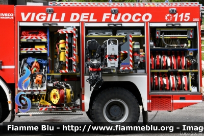 Iveco EuroFire 140E28 4x4 II serie
Vigili del Fuoco
Unione Distrettuale di Primiero
Corpo Volontario di San Martino di Castrozza (TN)
Allestimento Iveco-Magirus
VF 7A9 TN 
Parole chiave: Iveco EuroFire_140E28_4x4_IIserie VF7A9TN