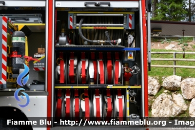 Iveco EuroFire 140E28 4x4 II serie
Vigili del Fuoco
Unione Distrettuale di Primiero
Corpo Volontario di San Martino di Castrozza (TN)
Allestimento Iveco-Magirus
VF 7A9 TN 
Parole chiave: Iveco EuroFire_140E28_4x4_IIserie VF7A9TN