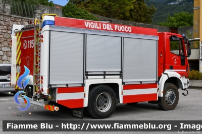 Iveco Eurocargo 4x4 150-320 III serie
Vigili del Fuoco
Unione Distrettuale di Trento
Corpo Volontario di Lasino (TN)
Allestimento Iveco Magirus
VF 7D0 TN
Parole chiave: Iveco Eurocargo_4x4_150-320_IIIserie VF7D0TN