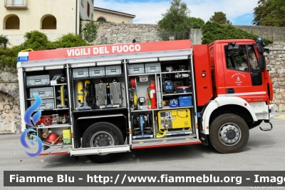 Iveco Eurocargo 4x4 150-320 III serie
Vigili del Fuoco
Unione Distrettuale di Trento
Corpo Volontario di Lasino (TN)
Allestimento Iveco Magirus
VF 7D0 TN
Parole chiave: Iveco Eurocargo_4x4_150-320_IIIserie VF7D0TN