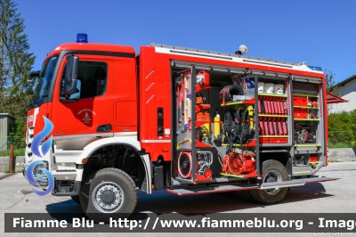 Mercedes-Benz Arocs 1843 4x4
Vigili del Fuoco
Distretto di Trento
Corpo Volontario di Lavarone (TN)
Allestimento Kofler
VF 7D4 TN
Parole chiave: Mercedes-Benz Arocs_1843_4x4 VF7D4TN