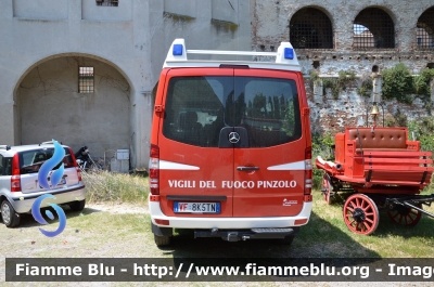 Mercedes-Benz Sprinter 4x4 III serie
Vigili del Fuoco
Unione Distrettuale delle Giudicarie
Corpo Volontario di Pinzolo (TN)
Allestimento Brandschutz
VF 8K5 TN
Parole chiave: Mercedes-Benz Sprinter_4x4_IIIserie VF8K5TN