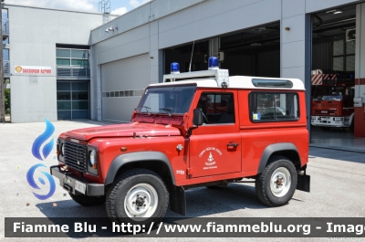  Land-Rover Defender 90
Vigili del Fuoco
Unione distrettuale della Valsugana e Tesino
Corpo Volontario di Borgo Valsugana (TN)
VF 9C1 TN
Parole chiave: Land-Rover Defender_90 VF9C1TN