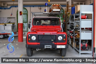 Land-Rover Defender 90
Vigili del Fuoco
Unione Distrettuale della Val Di Sole
Corpo Volontario di Pellizzano (TN)
VF 9D6 TN
Parole chiave: Land-Rover Defender_90 VF9D6TN