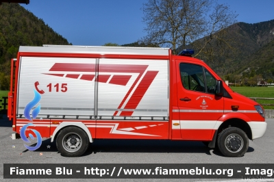 Mercedes-Benz Sprinter 4x4 III serie
Vigili del Fuoco
Unione Distrettuale Alto Garda e Ledro
Corpo Volontario di Pieve di Ledro
Allestimento Brandschutz
VF 9H4 TN
Parole chiave: Mercedes-Benz Sprinter_4x4_IIIserie VF9H4TN