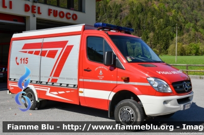 Mercedes-Benz Sprinter 4x4 III serie
Vigili del Fuoco
Unione Distrettuale Alto Garda e Ledro
Corpo Volontario di Pieve di Ledro
Allestimento Brandschutz
VF 9H4 TN
Parole chiave: Mercedes-Benz Sprinter_4x4_IIIserie VF9H4TN