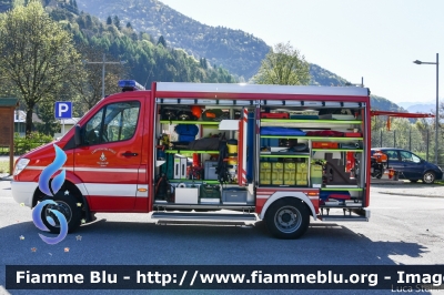 Mercedes-Benz Sprinter 4x4 III serie
Vigili del Fuoco
Unione Distrettuale Alto Garda e Ledro
Corpo Volontario di Pieve di Ledro
Allestimento Brandschutz
VF 9H4 TN
Parole chiave: Mercedes-Benz Sprinter_4x4_IIIserie VF9H4TN