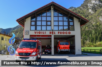 Mercedes-Benz Sprinter 4x4 III serie
Vigili del Fuoco
Unione Distrettuale Alto Garda e Ledro
Corpo Volontario di Pieve di Ledro
Allestimento Brandschutz
VF 9H4 TN
Parole chiave: Mercedes-Benz Sprinter_4x4_IIIserie VF9H4TN