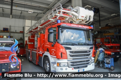 Scania P320 II serie
Vigili del Fuoco
Unione distrettuale della Valsugana e Tesino 
Veicolo ospitato dal Corpo Vigili del Fuoco di Borgo Valsugana (TN)
Piattaforma aerea B34 da 34 metri allestimento Rosenbauer
VF 9J5 TN
Parole chiave: Scania P320_IIserie VF9J5TN