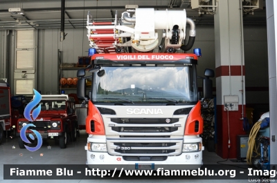 Scania P320 II serie
Vigili del Fuoco
Unione distrettuale della Valsugana e Tesino 
Veicolo ospitato dal Corpo Vigili del Fuoco di Borgo Valsugana (TN)
Piattaforma aerea B34 da 34 metri allestimento Rosenbauer
VF 9J5 TN
Parole chiave: Scania P320_IIserie VF9J5TN