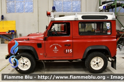 Land Rover Defender 90
Vigili del Fuoco
Unione Distrettuale di Trento
Corpo Volontario di Terlago(TN)
VF J23 TN
Parole chiave: Land-Rover Defender_90 VFJ23TN