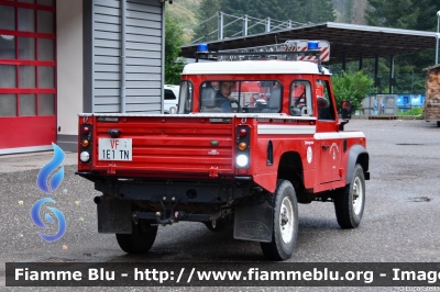 Land Rover Defender 110
Vigili del Fuoco
Unione distrettuale di Fassa
Corpo Volontario di Canazei (TN)
VF 1E1 TN
Parole chiave: Land-Rover Defender_110 VF1e1tn