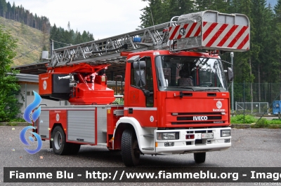 Iveco Eurocargo 120E23 I serie
Vigili del Fuoco
Unione distrettuale di Fassa
Corpo Volontario di Canazei (TN)
Allestimento Iveco Magirus
VF C23 TN
Parole chiave: Iveco Eurocargo_120E23_Iserie vfc23tn