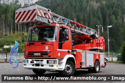 Iveco Eurocargo 120E23 I serie
Vigili del Fuoco
Unione distrettuale di Fassa
Corpo Volontario di Canazei (TN)
Allestimento Iveco Magirus
VF C23 TN
Parole chiave: Iveco Eurocargo_120E23_Iserie vfc23tn