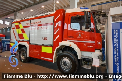 Mercedes-Benz Atego 4x4 IV serie
Vigili del Fuoco
Unione Distrettuale delle Giudicarie
Corpo Volontario di Bolbeno-Zuclo (TN)
Allestimento Fulmix
VF 7D7 TN
Parole chiave: Mercedes-Benz Atego_4x4_IVserie VF7D7TN Reas_2018