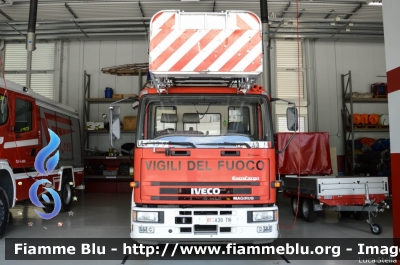 Iveco EuroFire 120E23 I serie
Vigili del Fuoco
Unione distrettuale della Valsugana e Tesino 
Veicolo ospitato dal Corpo Vigili del Fuoco di Borgo Valsugana (TN)
Autoscala allestimento Iveco-Magirus
VF A36 TN
Parole chiave: Iveco EuroFire_120E23_Iserie VFA36TN