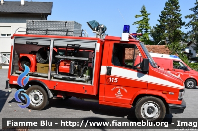 Fiat Ducato I serie
Vigili del Fuoco
Distretto di Pergine Valsugana
Corpo Volontario di Caldonazzo (TN)
Polisoccorso allestimento Baribbi
Carro allagamenti
VF A45 TN
Parole chiave: Fiat Ducato_Iserie VFA45TN