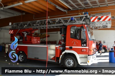 Iveco EuroCargo 120E21 I serie
Vigili del Fuoco
Unione Distrettuale di Cles (TN)
AutoScala da 24 metri allestimento Iveco-Magirus
VF A74 TN
Parole chiave: Iveco EuroCargo_120E21_Iserie VFA74TN