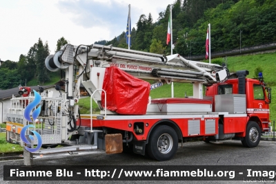 Scania P92H
Vigili del Fuoco
Unione Distrettuale di Primiero
Corpo Volontario del Consorzio del Primiero (TN)
Allestimento Bizzocchi
VF B03 TN
Parole chiave: Scania P92H VFB03TN