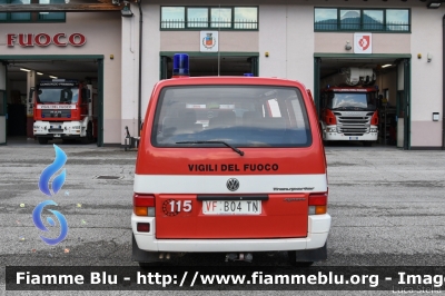 Volkswagen Transporter T4
Vigili del Fuoco
Unione Distrettuale di Primiero
Corpo Volontario del Consorzio del Primiero (TN)
VF B04 TN
Parole chiave: Volkswagen Transporter_T4 VFB04TN