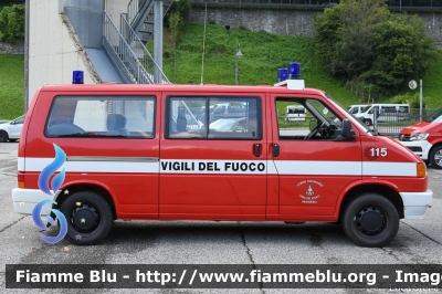 Volkswagen Transporter T4
Vigili del Fuoco
Unione Distrettuale di Primiero
Corpo Volontario del Consorzio del Primiero (TN)
VF B04 TN
Parole chiave: Volkswagen Transporter_T4 VFB04TN