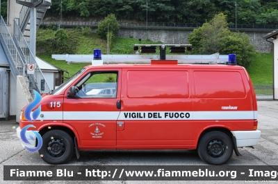 Volkswagen Transporter T4
Vigili del Fuoco
Unione Distrettuale di Primiero
Corpo Volontario del Consorzio del Primiero (TN)
Allestimento Rosenbauer
VF B05 TN
Parole chiave: Volkswagen Transporter_T4 VFB05TN