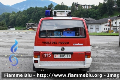 Volkswagen Transporter T4
Vigili del Fuoco
Unione Distrettuale di Primiero
Corpo Volontario del Consorzio del Primiero (TN)
Allestimento Rosenbauer
VF B05 TN
Parole chiave: Volkswagen Transporter_T4 VFB05TN