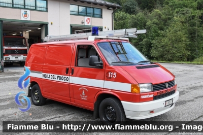 Volkswagen Transporter T4
Vigili del Fuoco
Unione Distrettuale di Primiero
Corpo Volontario del Consorzio del Primiero (TN)
Allestimento Rosenbauer
VF B05 TN
Parole chiave: Volkswagen Transporter_T4 VFB05TN