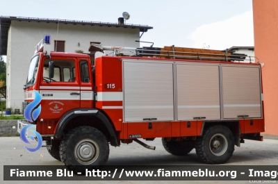 Iveco 110-17 4x4
Vigili del Fuoco
Distretto di Trento
Corpo Volontario di Lavarone
Autobotte allestimento BAribbi
 VF B33 TN
Parole chiave: Iveco 110-17_4x4 VFB33TN