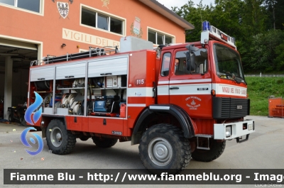 Iveco 110-17 4x4
Vigili del Fuoco
Distretto di Trento
Corpo Volontario di Lavarone
Autobotte allestimento BAribbi
 VF B33 TN
Parole chiave: Iveco 110-17_4x4 VFB33TN