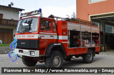 Iveco 110-17 4x4
Vigili del Fuoco
Distretto di Trento
Corpo Volontario di Lavarone
Autobotte allestimento BAribbi
 VF B33 TN
Parole chiave: Iveco 110-17_4x4 VFB33TN