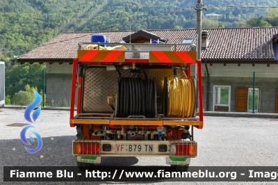 Ozeta Turbo 4x4
Vigili del Fuoco
Unione Distrettuale Alto Garda e Ledro
Corpo Volontario di Molina di Ledro
VF B79 TN
Parole chiave: Ozeta Turbo_4x4 VFB79TN