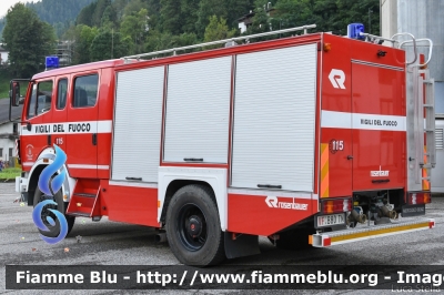 Mercedes-Benz 1227 4x4
Vigili del Fuoco
Unione Distrettuale di Primiero
Corpo Volontario del Consorzio del Primiero (TN)
Allestimento Rosenbauer
VF B80 TN
Parole chiave: Mercedes-Benz 1227_4x4 VFB80TN