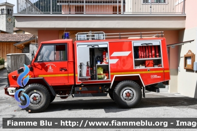 Iveco VM90
Vigili del Fuoco
Unione Distrettuale Alto Garda e Ledro
Corpo Volontario di Tiarno di Sopra
Allestimento Kofler Fahrzeugbau 
VF D00 TN
Parole chiave: Iveco VM90 VFD00TN