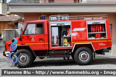 Iveco VM90
Vigili del Fuoco
Unione Distrettuale Alto Garda e Ledro
Corpo Volontario di Tiarno di Sopra
Allestimento Kofler Fahrzeugbau 
VF D00 TN
Parole chiave: Iveco VM90 VFD00TN