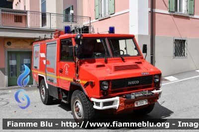 Iveco VM90
Vigili del Fuoco
Unione Distrettuale Alto Garda e Ledro
Corpo Volontario di Tiarno di Sopra
Allestimento Kofler Fahrzeugbau 
VF D00 TN
Parole chiave: Iveco VM90 VFD00TN