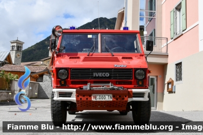 Iveco VM90
Vigili del Fuoco
Unione Distrettuale Alto Garda e Ledro
Corpo Volontario di Tiarno di Sopra
Allestimento Kofler Fahrzeugbau 
VF D00 TN
Parole chiave: Iveco VM90 VFD00TN