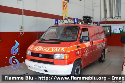 Volkswagen Transporter T4
Vigili del Fuoco
Unione distrettuale della Valsugana e Tesino
Corpo Volontario di Borgo Valsugana (TN)
Polisoccorso allestimento Rosenbauer
VF D14 TN
Parole chiave: Volkswagen Transporter_ VFD14TNT4