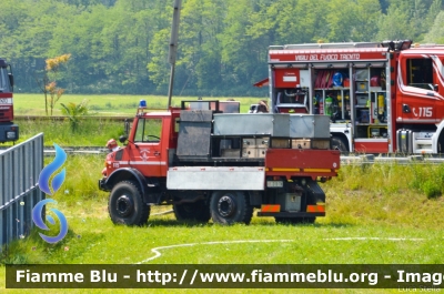 Mercedes-Benz Unimog U1700L
Vigili del Fuoco
Corpo Permanente di Trento
VF D19 TN
Parole chiave: Mercedes-Benz Unimog_U1700L VFD19TN