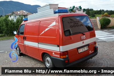 Volkswagen Transporter T4 Syncro
Vigili del Fuoco
Distretto di Fondo
Corpo Volonatrio di Malgolo (TN)
Allestimento Brandschutz
VF E75 TN
Parole chiave: Volkswagen Transporter_T4_Syncro VFE75TN