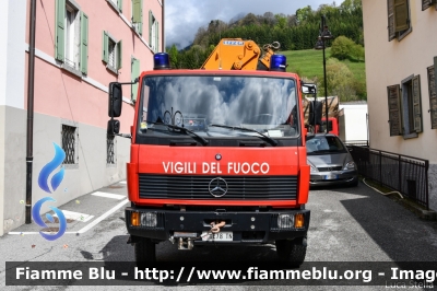 Mercedes-Benz 1124 4x4
Vigili del Fuoco
Unione Distrettuale Alto Garda Ledro (TN)
Assegnata al Corpo Volontario di Tiarno di Sopra
VF E78 TN
Parole chiave: Mercedes-Benz 1124_4x4 VFE78TN