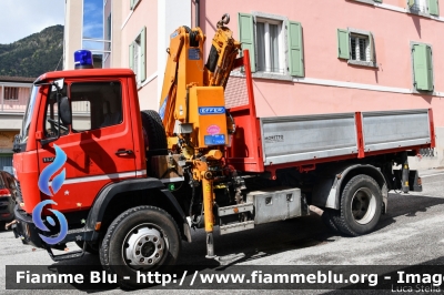 Mercedes-Benz 1124 4x4
Vigili del Fuoco
Unione Distrettuale Alto Garda Ledro (TN)
Assegnata al Corpo Volontario di Tiarno di Sopra
VF E78 TN
Parole chiave: Mercedes-Benz 1124_4x4 VFE78TN