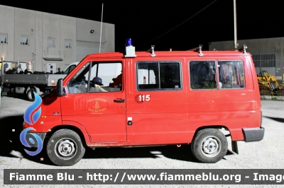 Renault Trafic 4x4 I serie
Vigili del Fuoco
Unione Distrettuale di Trento
Corpo Volontario di Lasino (TN)
VF E87 TN
Parole chiave: Renault Trafic_4x4_Iserie VFE87TN