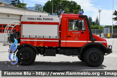 Mercedes-Benz Unimog U100 L
Vigili del Fuoco
Unione Distrettuale Alto Garda e Ledro
Corpo Volontario di Riva del Garda
Allestimento Kofler Fahrzeugbau
VF E95 TN
Parole chiave: Mercedes-Benz Unimog U100_L VFE95TN