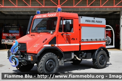 Mercedes-Benz Unimog U100 L
Vigili del Fuoco
Unione Distrettuale Alto Garda e Ledro
Corpo Volontario di Riva del Garda
Allestimento Kofler Fahrzeugbau
VF E95 TN
Parole chiave: Mercedes-Benz Unimog U100_L VFE95TN