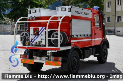 Mercedes-Benz Unimog U100 L
Vigili del Fuoco
Unione Distrettuale Alto Garda e Ledro
Corpo Volontario di Riva del Garda
Allestimento Kofler Fahrzeugbau
VF E95 TN
Parole chiave: Mercedes-Benz Unimog U100_L VFE95TN