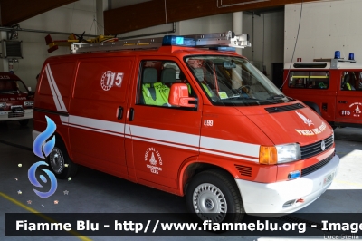 Volkswagen Transporter T4
Vigili del Fuoco
Unione Distrettuale di Cles
Corpo Volontario di Cles (TN)
Pinza idrulica veloce
VF E99 TN
Parole chiave: Volkswagen Transporter_T4 VFE99TN